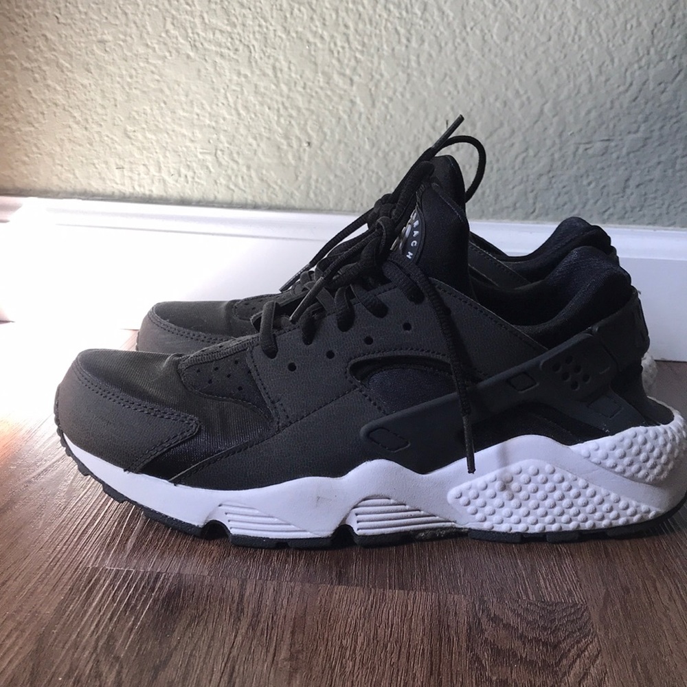 Black and white Nike Air Huaraches